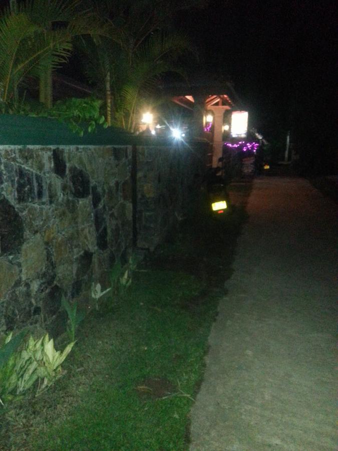 Shantha Surf Villa Weligama Exteriör bild